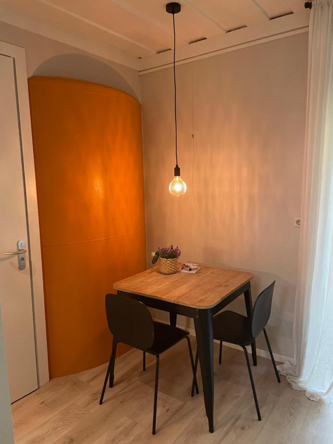 Tiny-House Van Zeecontainers Bij Het Bos Oranjewoud Esterno foto
