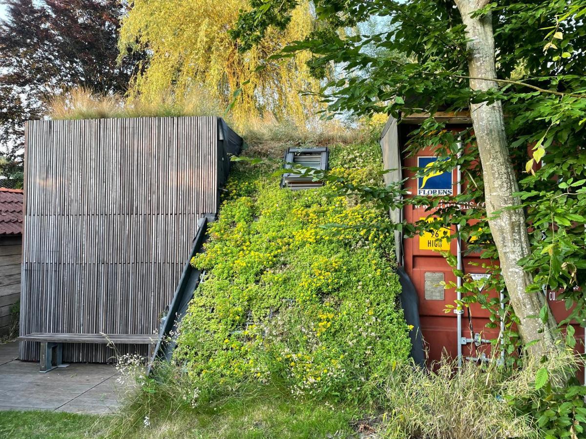 Tiny-House Van Zeecontainers Bij Het Bos Oranjewoud Esterno foto